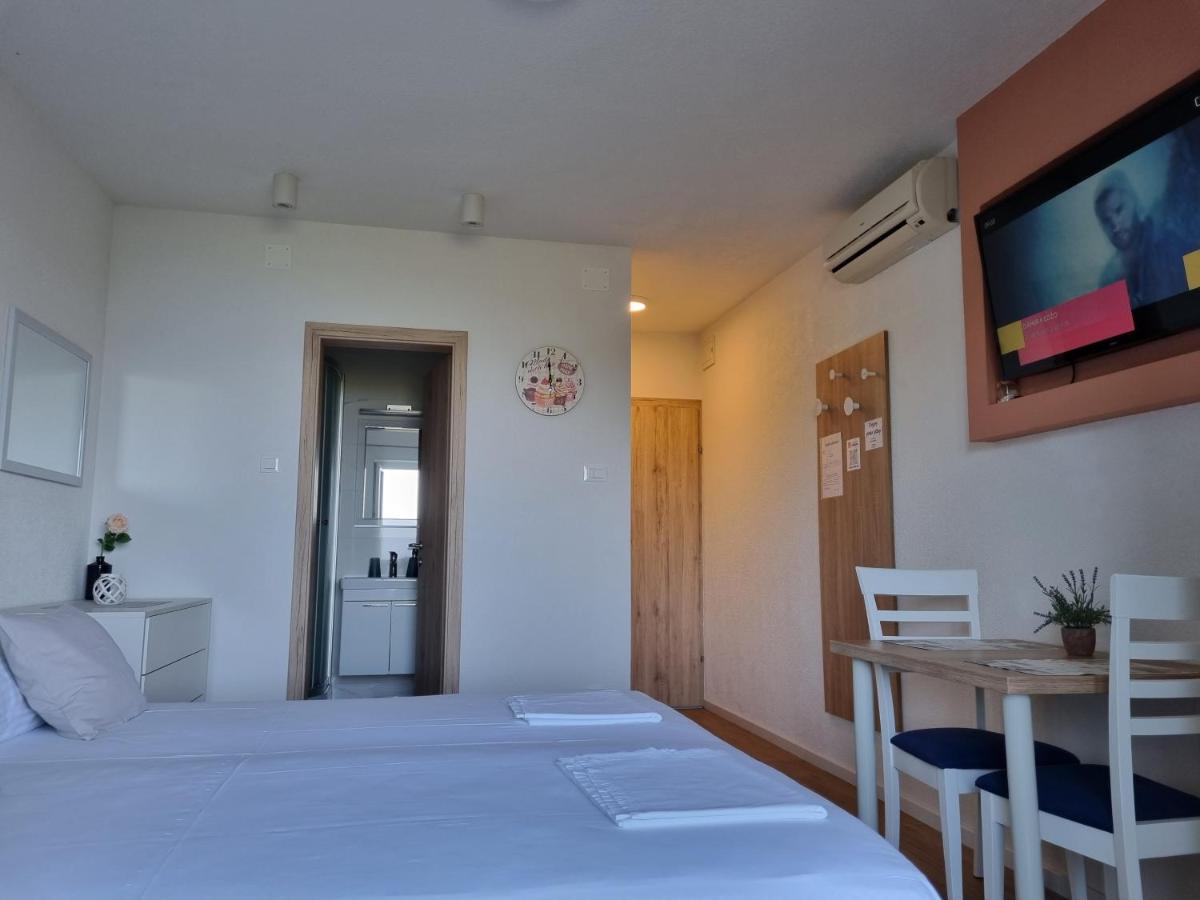 Guesthouse Dominovic Brela Exteriér fotografie
