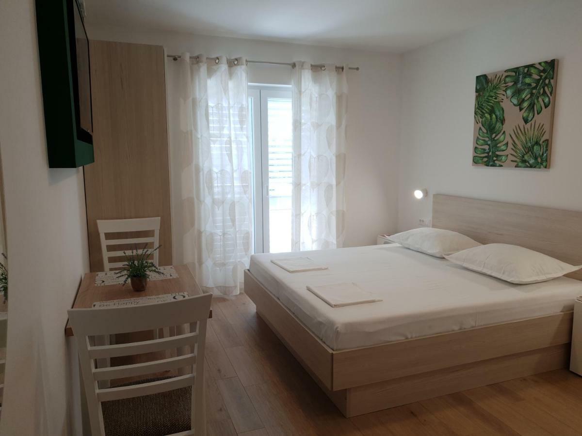 Guesthouse Dominovic Brela Exteriér fotografie
