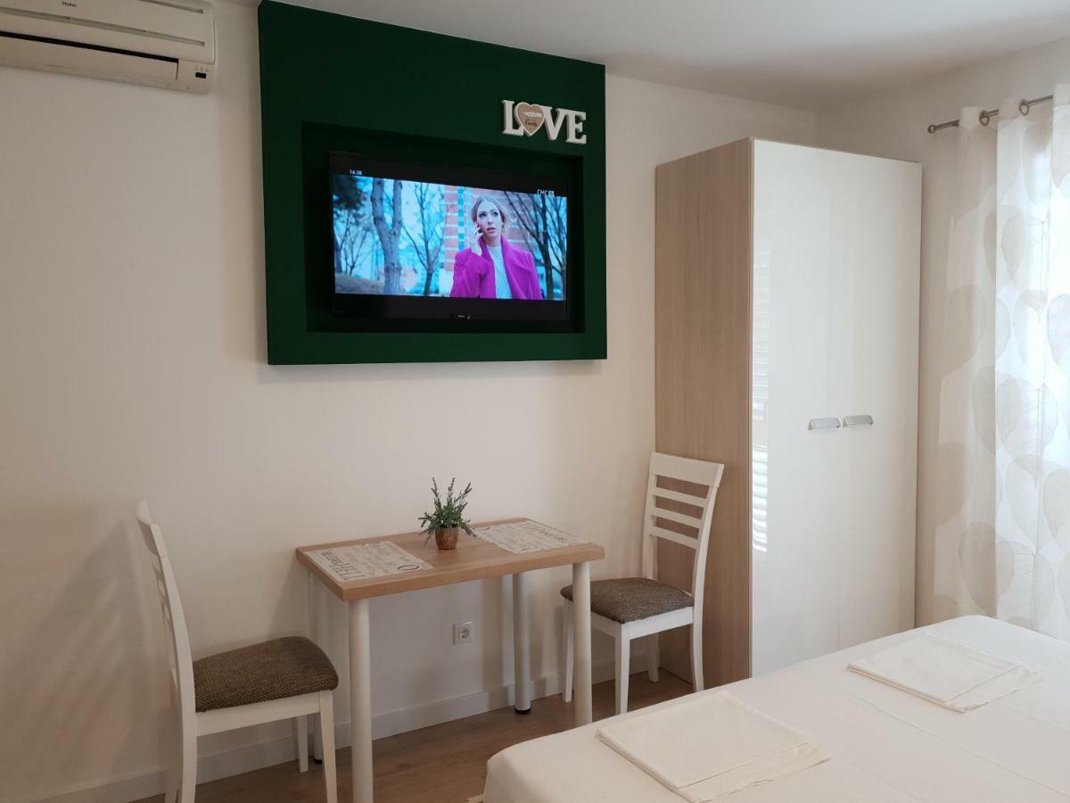 Guesthouse Dominovic Brela Exteriér fotografie